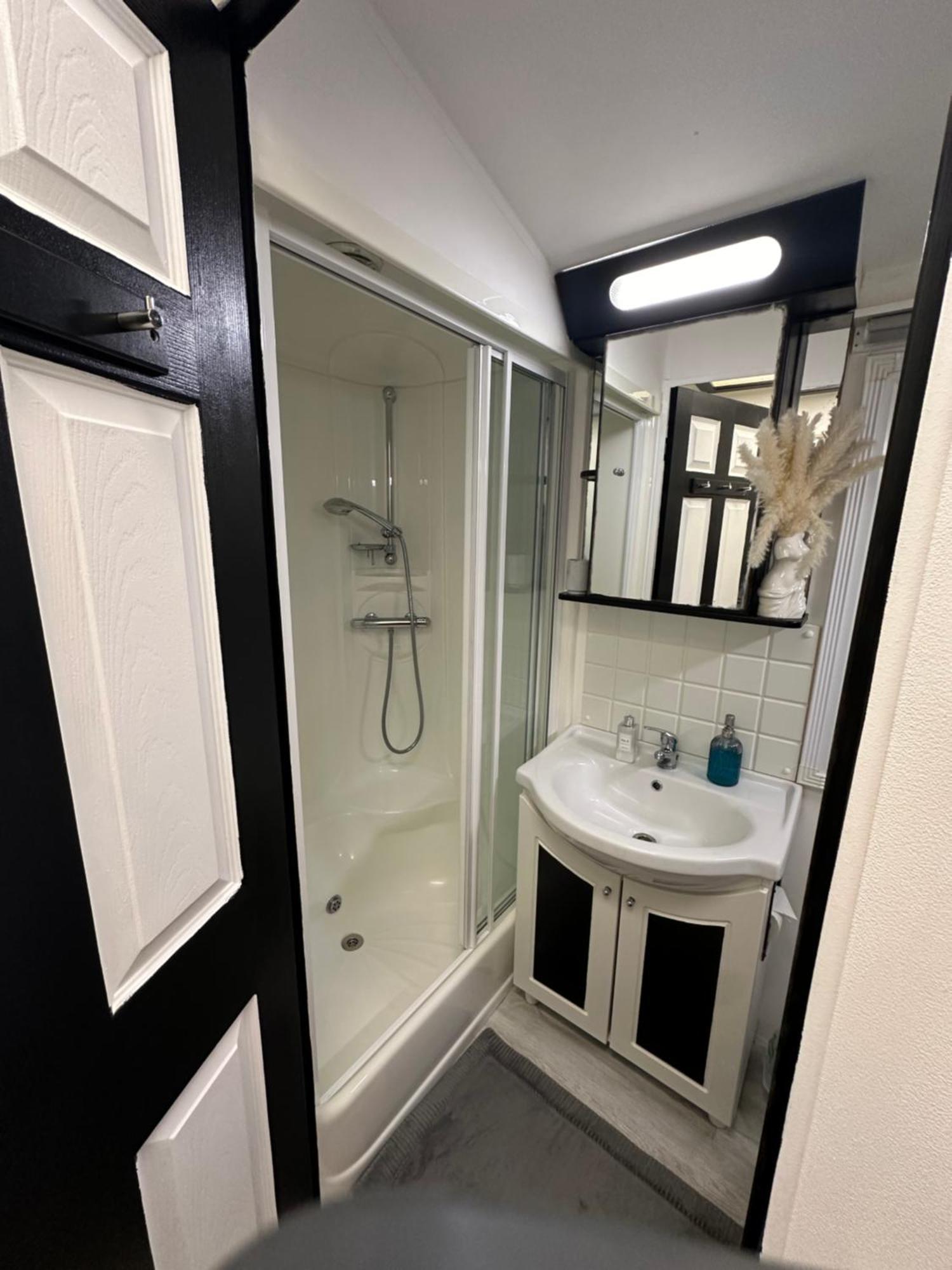 Caravan Rabbit House No 81 At Three Lochs Holiday Park Newton Stewart Eksteriør billede
